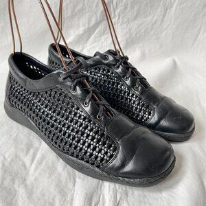 Vintage Stuart Weitzman shoes black woven leather lace up womens 8 flat braided